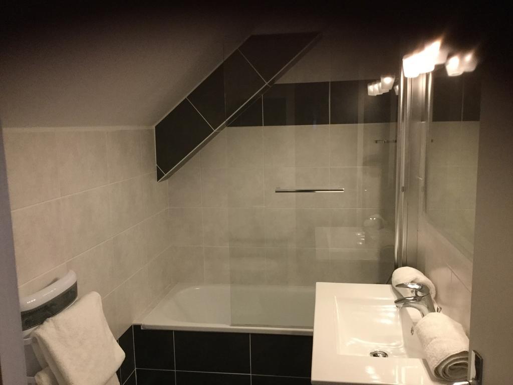 Hotel La Quebecoise Dinan Eksteriør billede